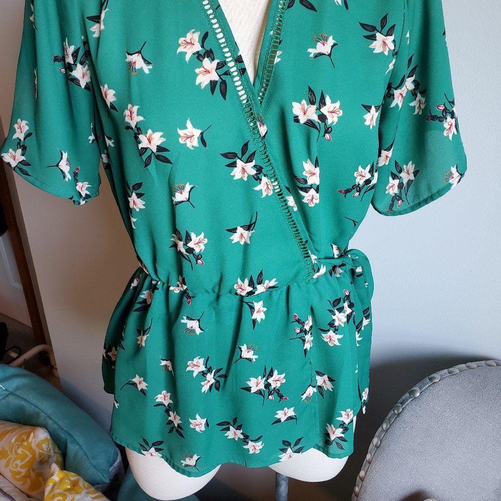 Sienna Sky Faux Wrap Flower Top - Picture 3 of 5